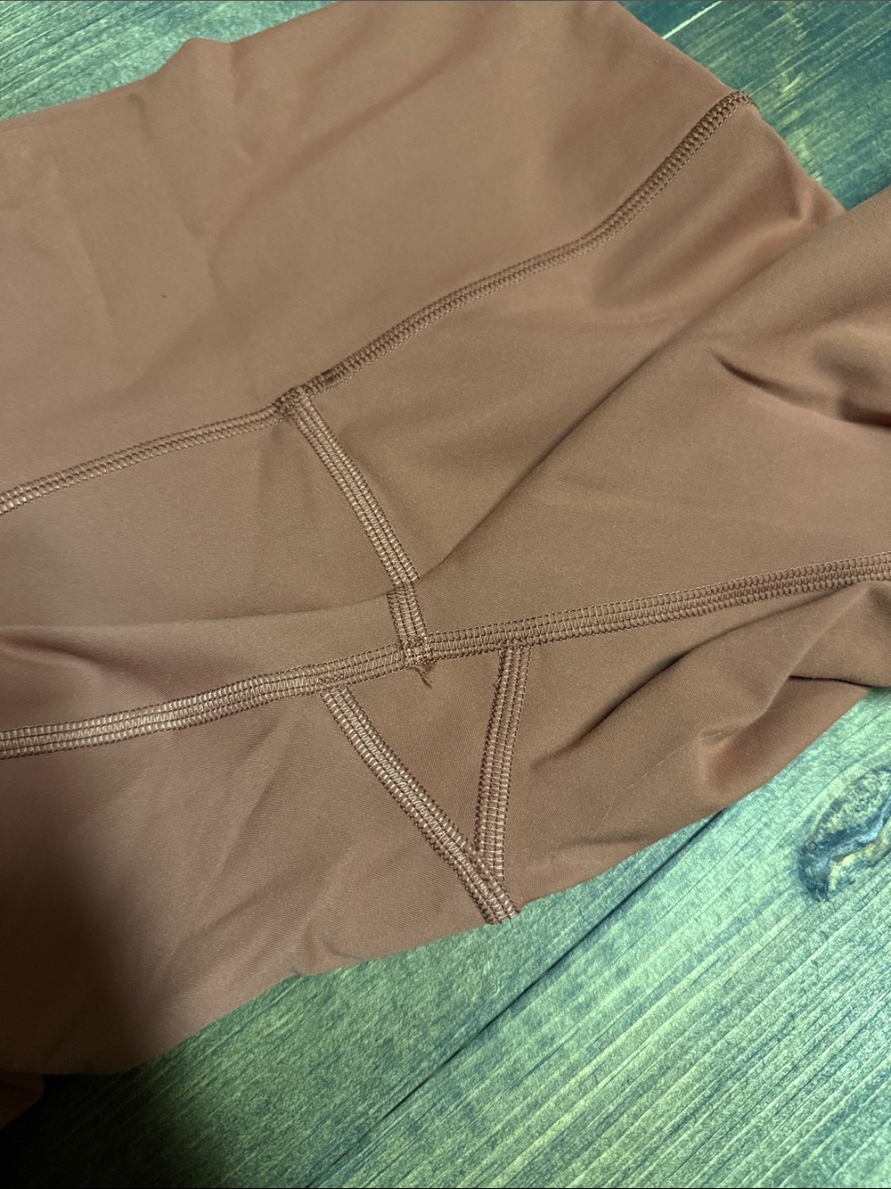 Lululemon Wunder Train Leggings - Picture 4 of 8